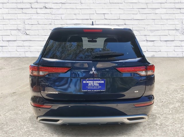Used 2022 Mitsubishi Outlander SE image 4