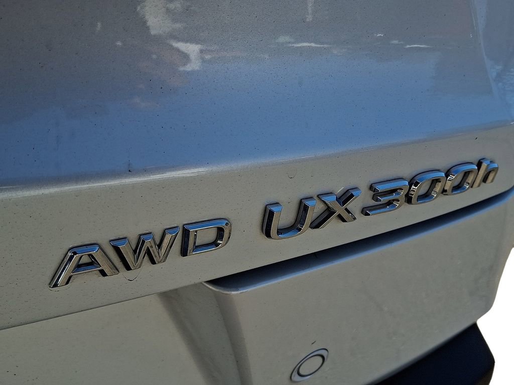 Used 2025 Lexus UX 300h AWD w/ Accessory Package (Z1) image 31