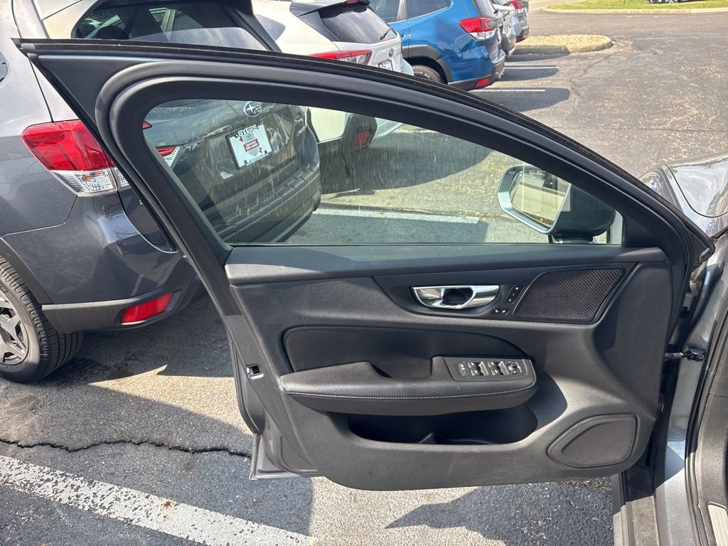 Used 2020 Volvo V60 T5 Cross Country AWD/4WD image 18