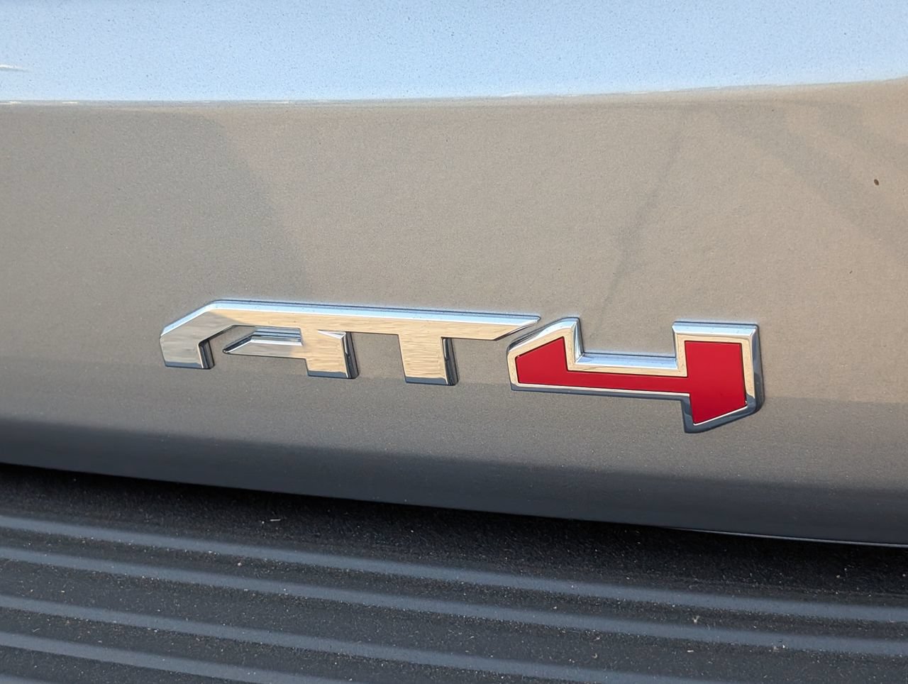 New 2026 GMC Yukon AT4 Ultimate AWD/4WD image 6