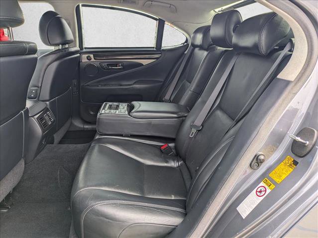 Used 2013 Lexus LS 460 w/ Ultra Luxury Pkg image 20