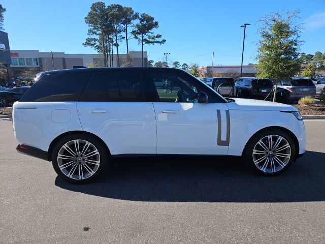 Used 2025 Land Rover Range Rover SE image 6