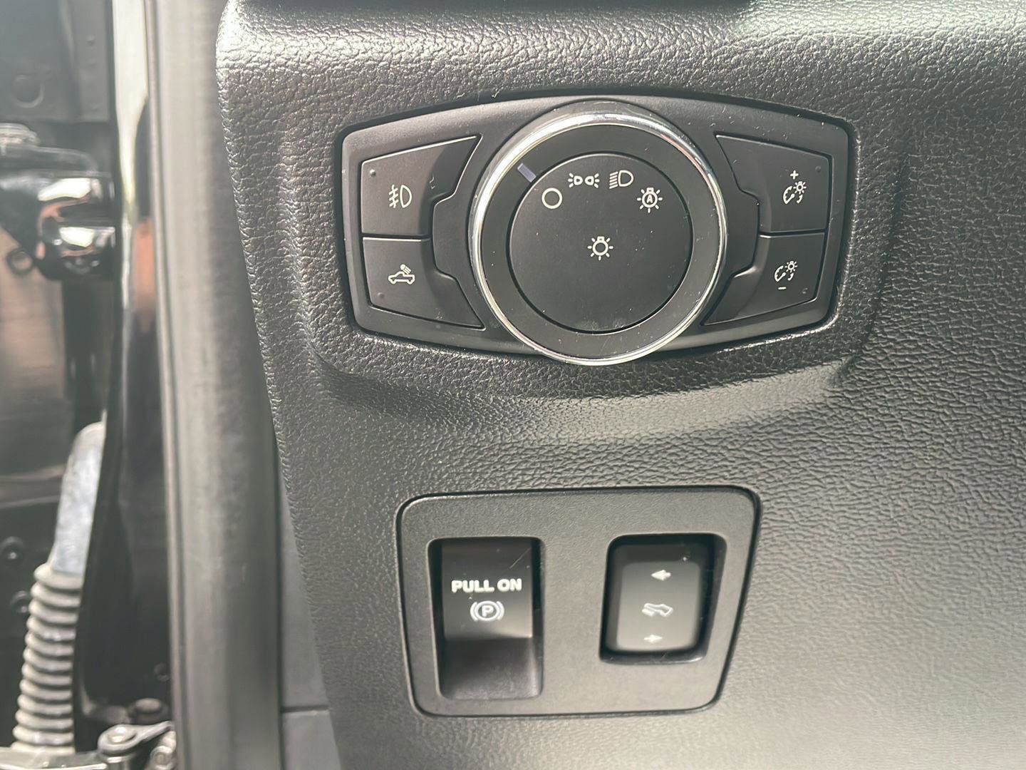 Used 2019 Ford F150 XLT w/ Equipment Group 302A Luxury AWD/4WD image 14