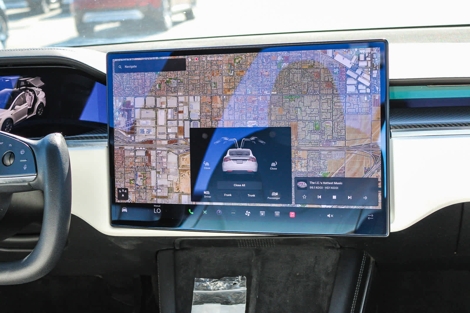 Used 2022 Tesla Model X Plaid image 15