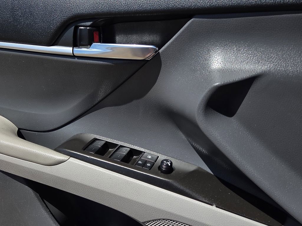 Used 2023 Toyota Camry LE image 17