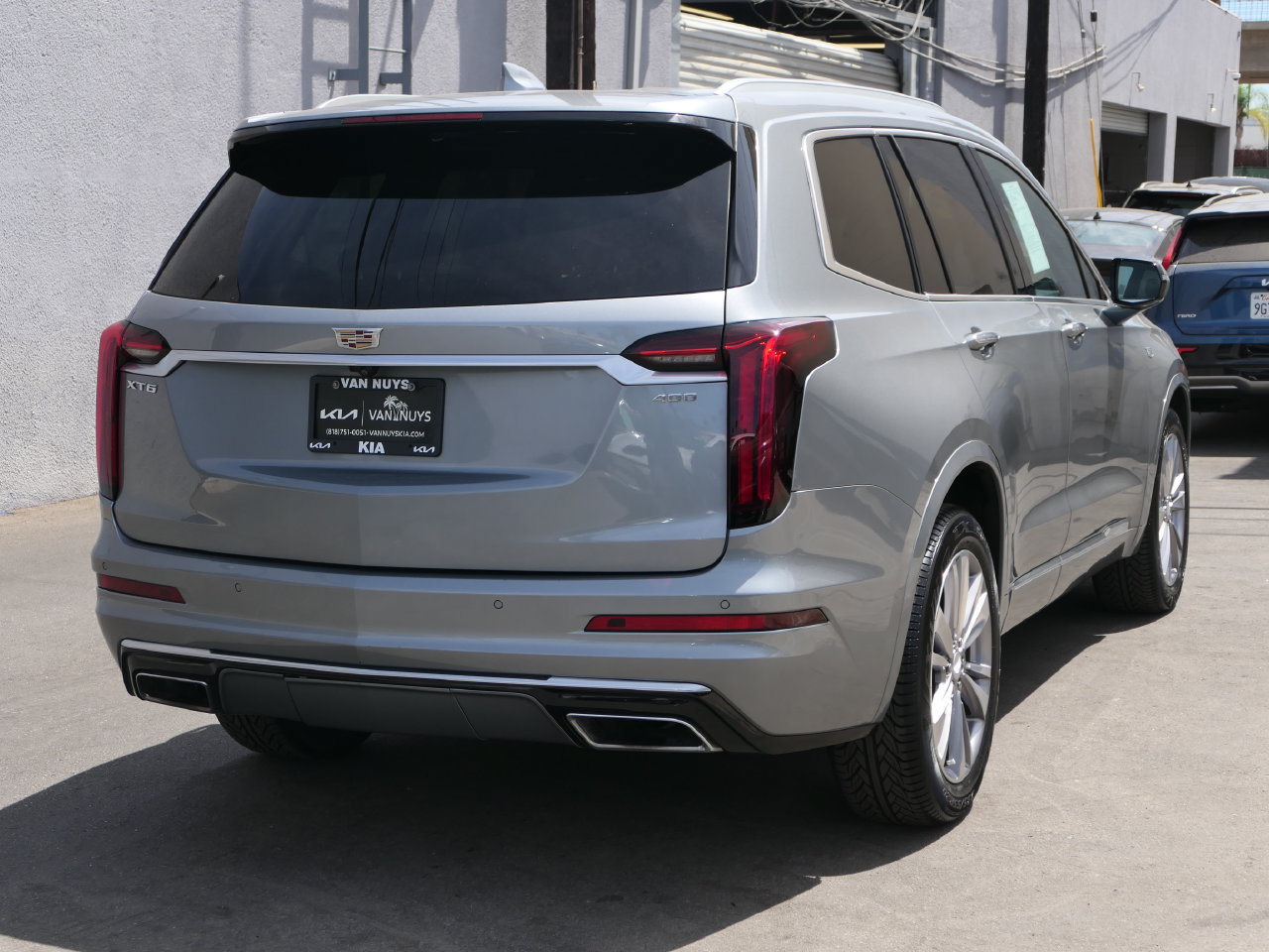 Used 2023 Cadillac XT6 Premium Luxury FWD image 3