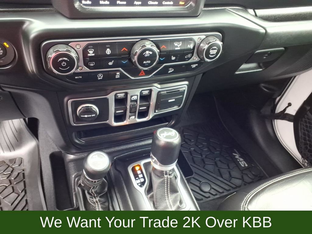 Used 2018 Jeep Wrangler Unlimited Sahara image 15