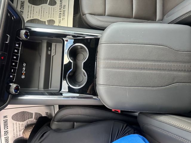 New 2026 Chevrolet Suburban High Country image 31