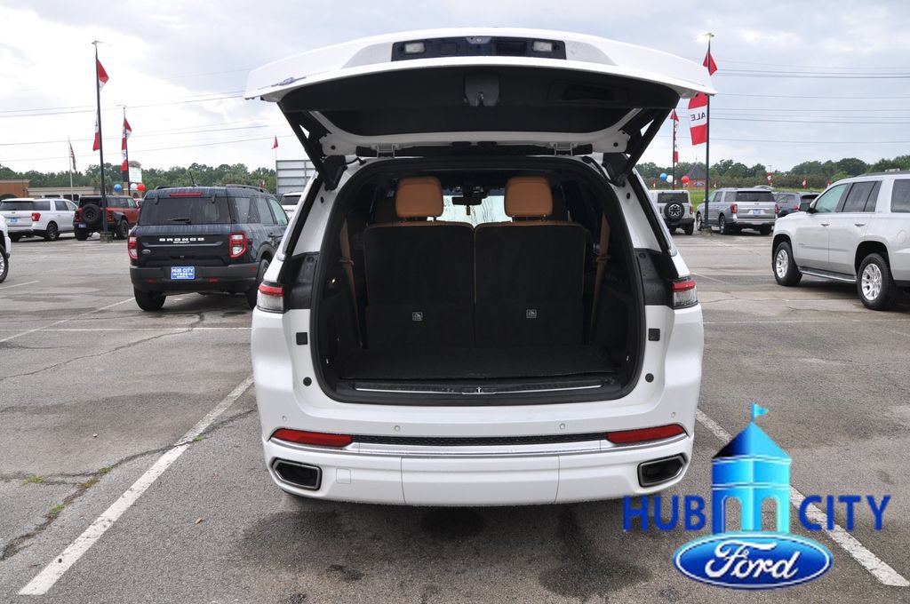 Used 2023 Jeep Grand Cherokee L Summit w/ Advanced Protech Group IV AWD/4WD image 23