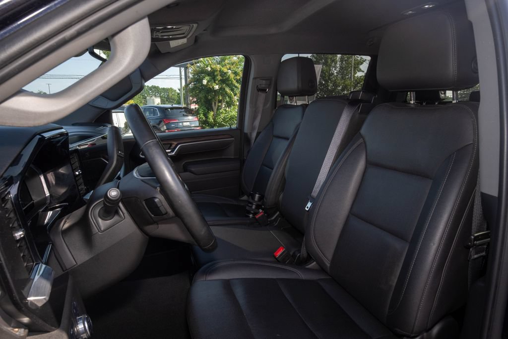 Used 2025 GMC Sierra 1500 SLT AWD/4WD image 16