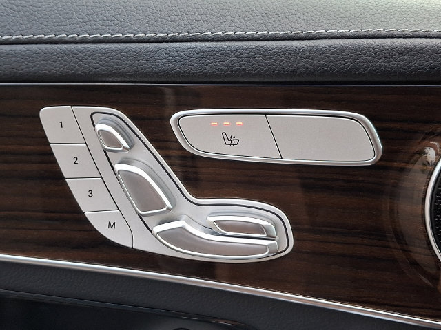 Used 2019 Mercedes-Benz GLC 300 4MATIC image 26