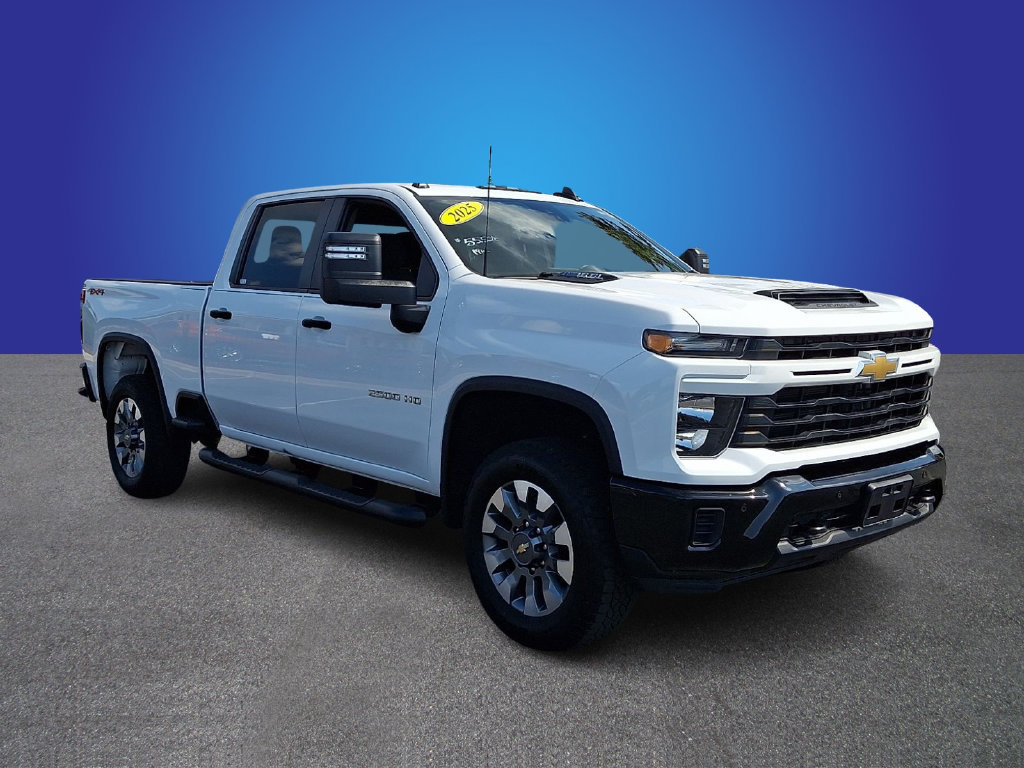 Used 2025 Chevrolet Silverado 2500 Custom w/ Custom Value Package AWD/4WD image 3
