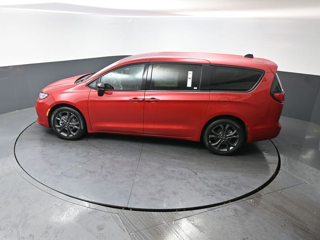 New 2026 Chrysler Pacifica Select FWD image 33