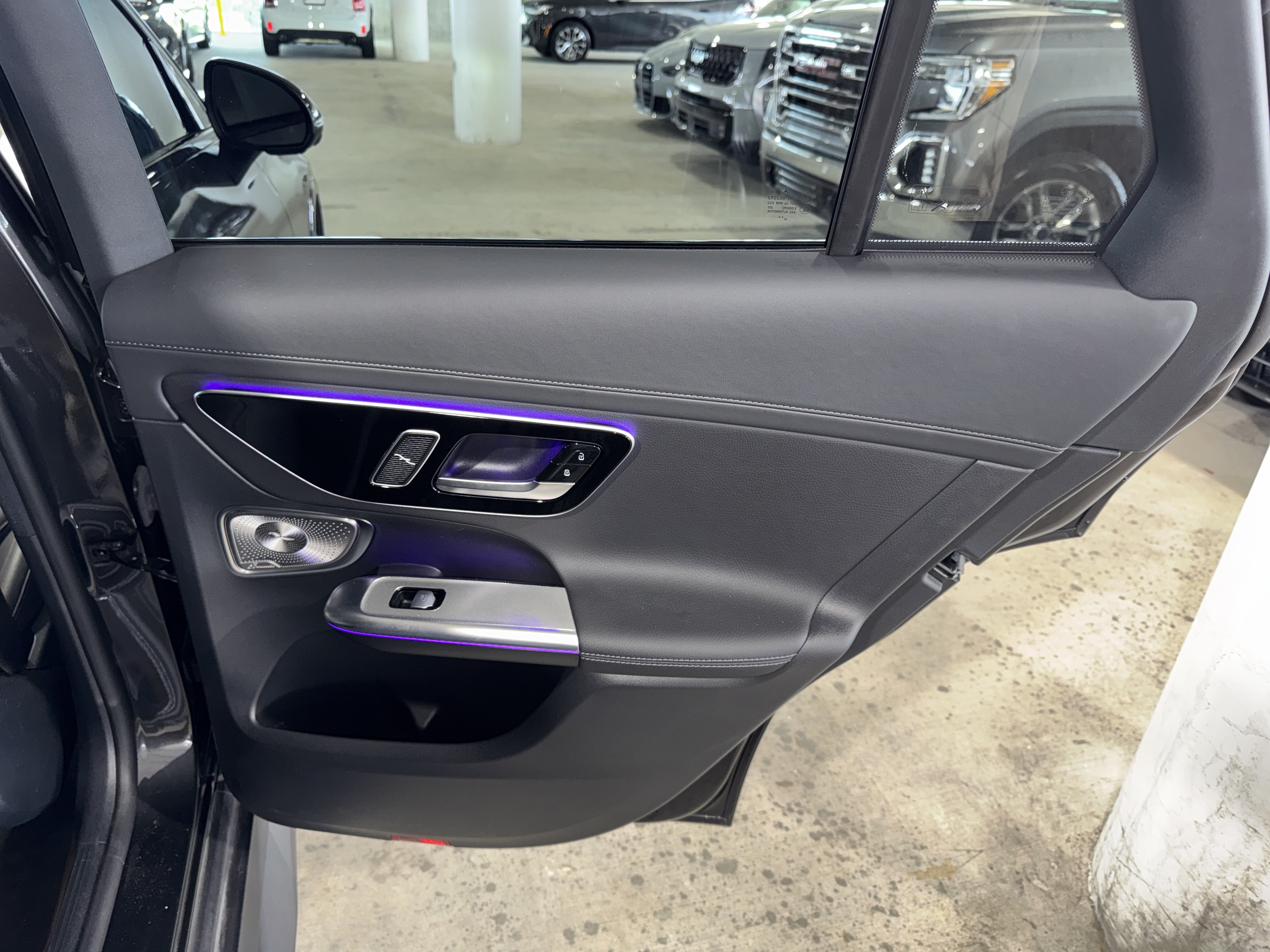 Used 2025 Mercedes-Benz GLC 300 image 11