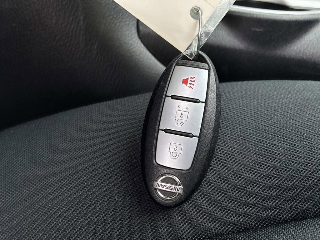 Used 2018 Nissan Pathfinder S image 9