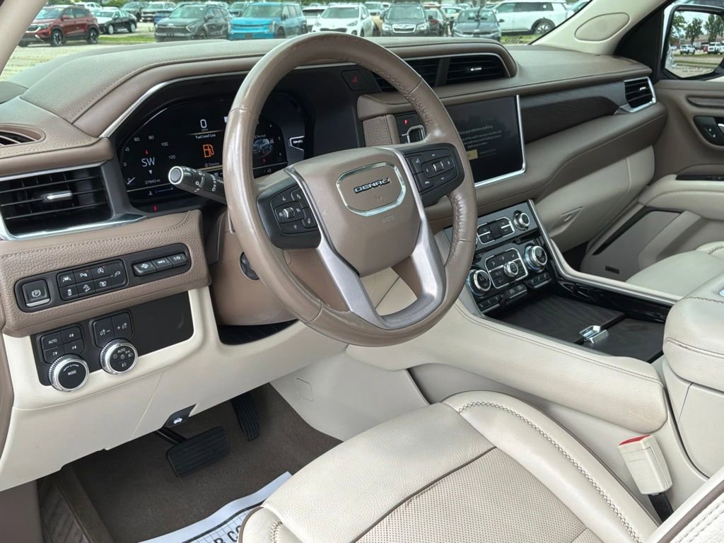Used 2022 GMC Yukon Denali AWD/4WD image 12