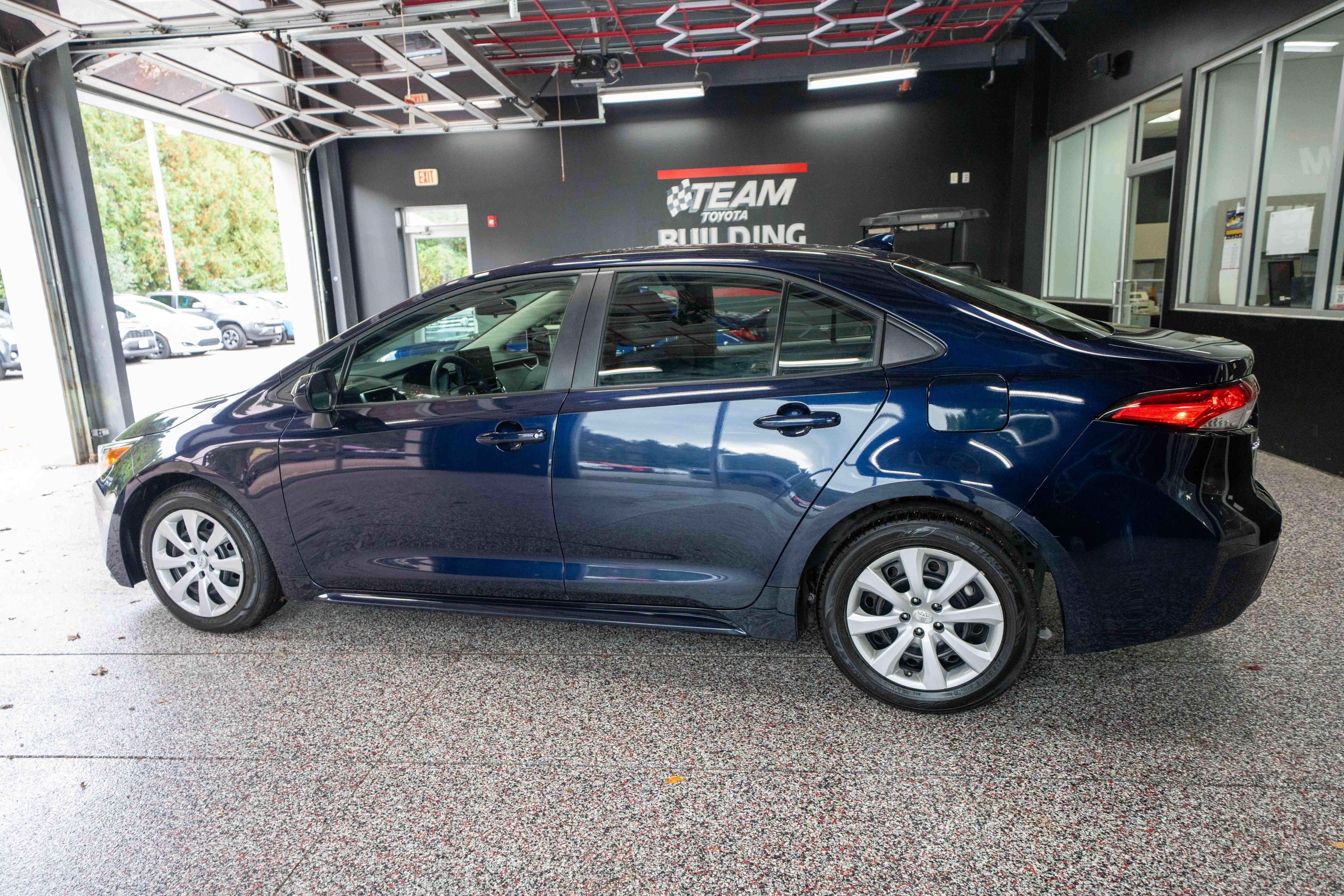 Used 2024 Toyota Corolla LE FWD image 2