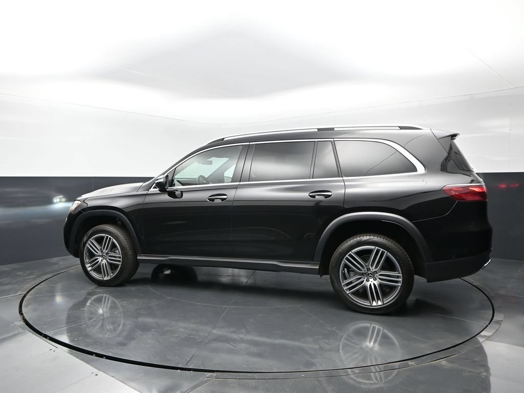 Used 2025 Mercedes-Benz GLS 450 4MATIC image 2