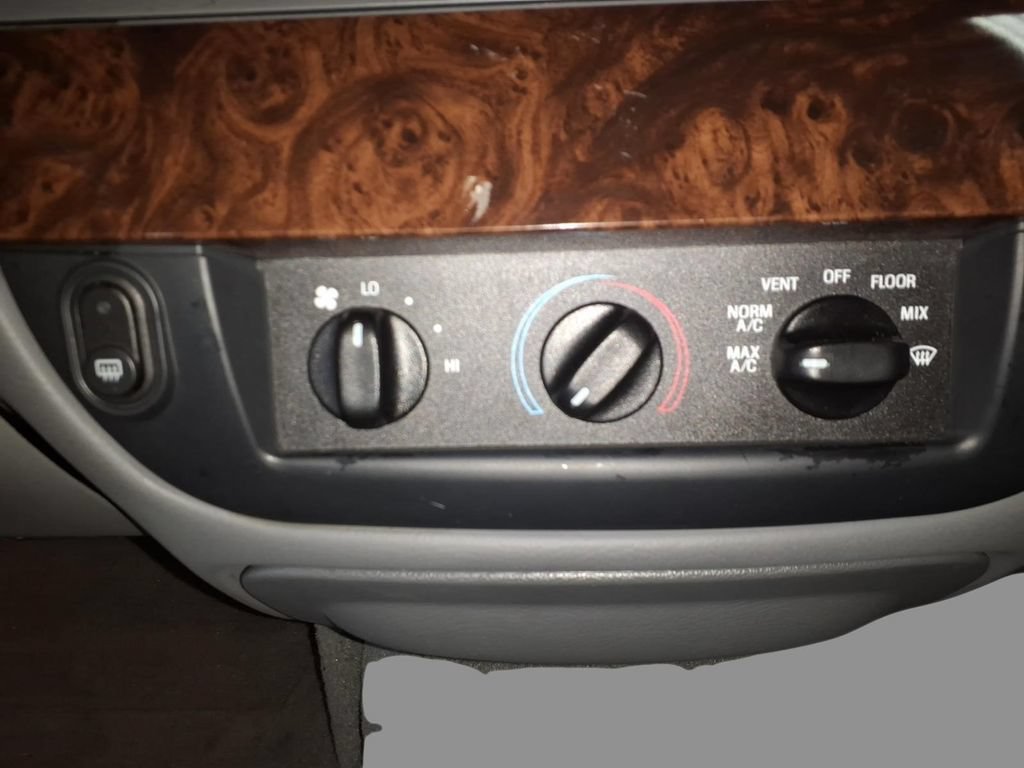Used 2005 Mercury Grand Marquis GS RWD image 19