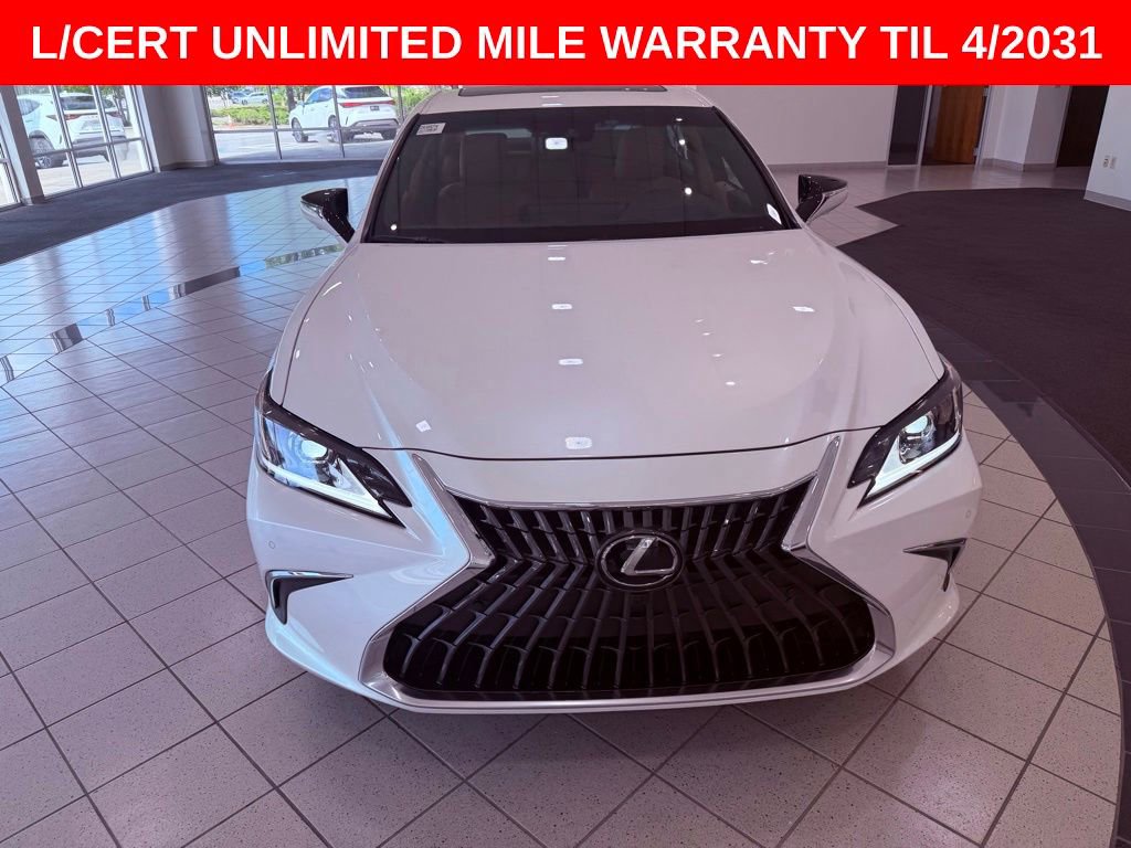Used 2025 Lexus ES 300h w/ Technology Package FWD image 2