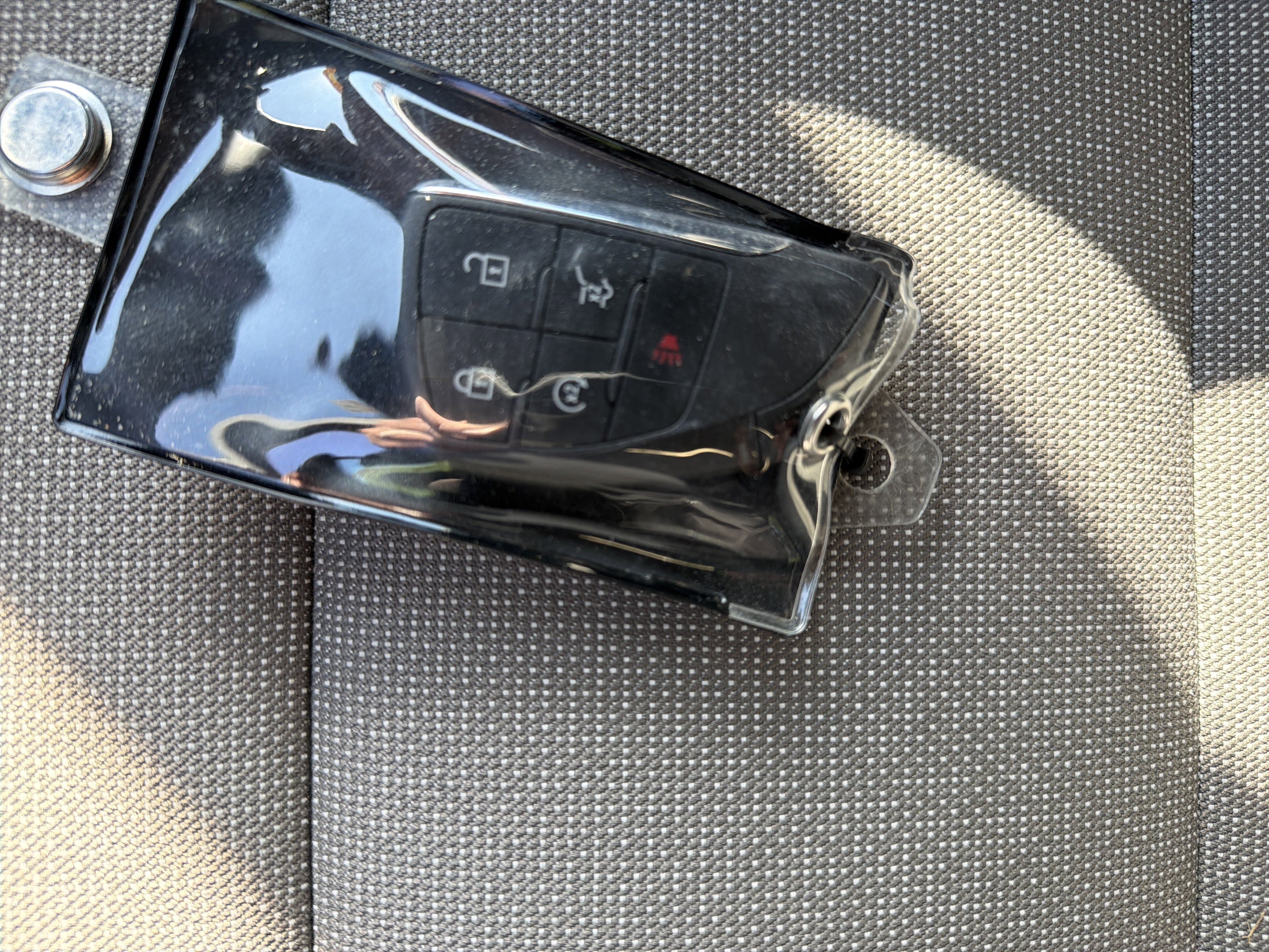 Used 2025 Chevrolet Traverse LT w/ Driver Confidence Package image 35