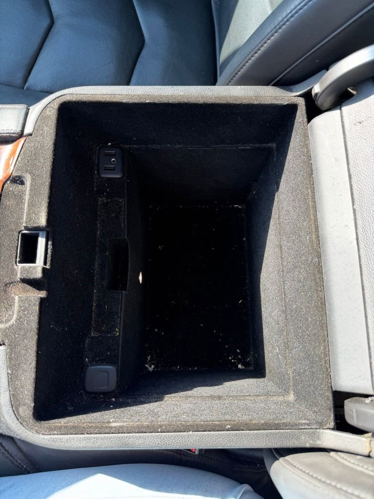 Used 2016 Cadillac Escalade ESV Luxury image 23