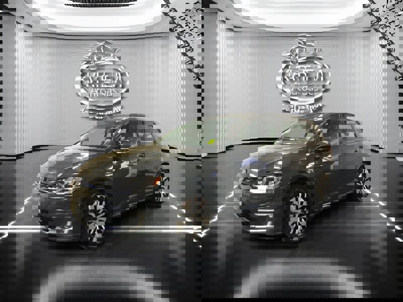 Used 2017 Volkswagen e-Golf SE w/ DC Fast Charging Package