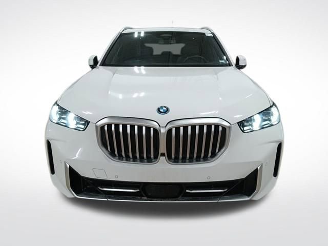 Used 2025 BMW X5 xDrive50e image 8