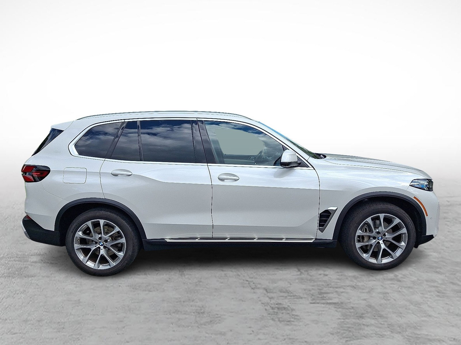 Used 2024 BMW X5 xDrive40i w/ Premium Package AWD/4WD image 7