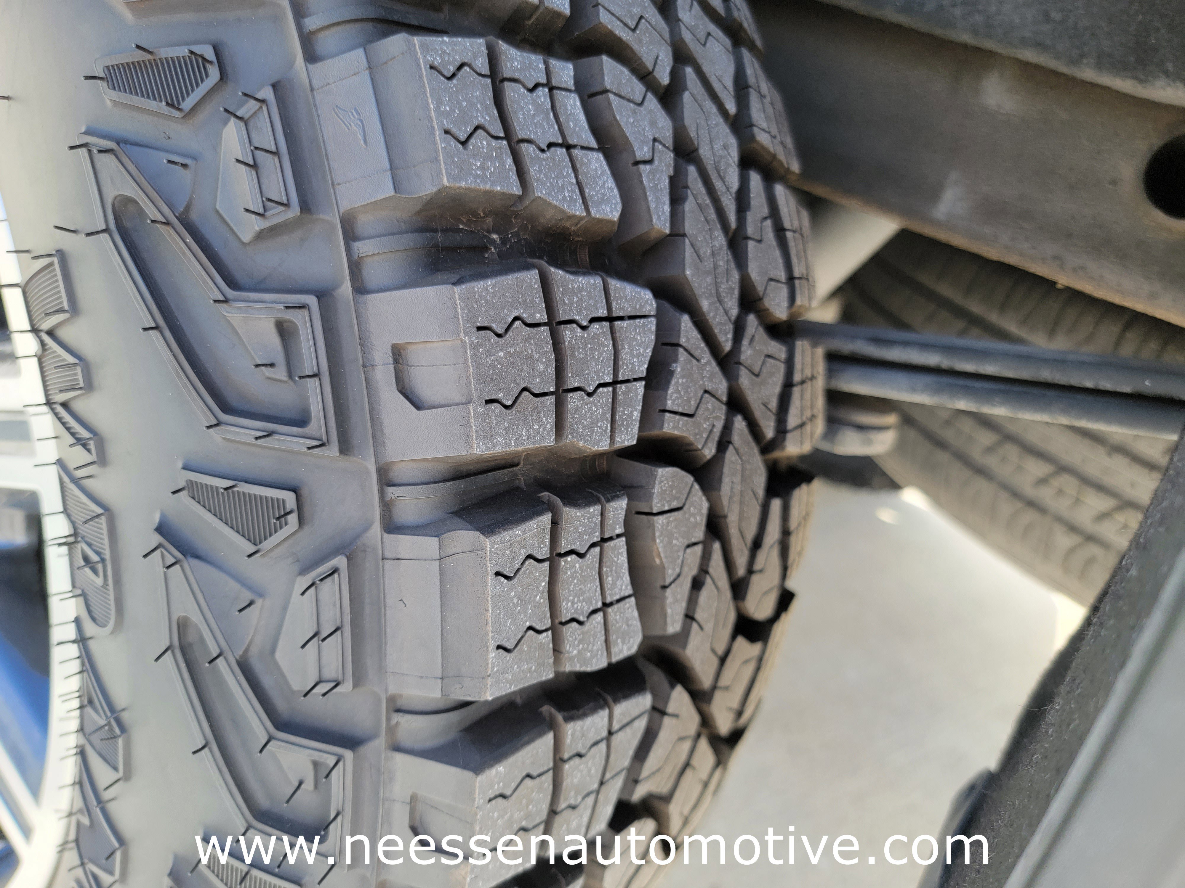 Used 2022 GMC Sierra 1500 SLT w/ SLT Convenience Package image 39