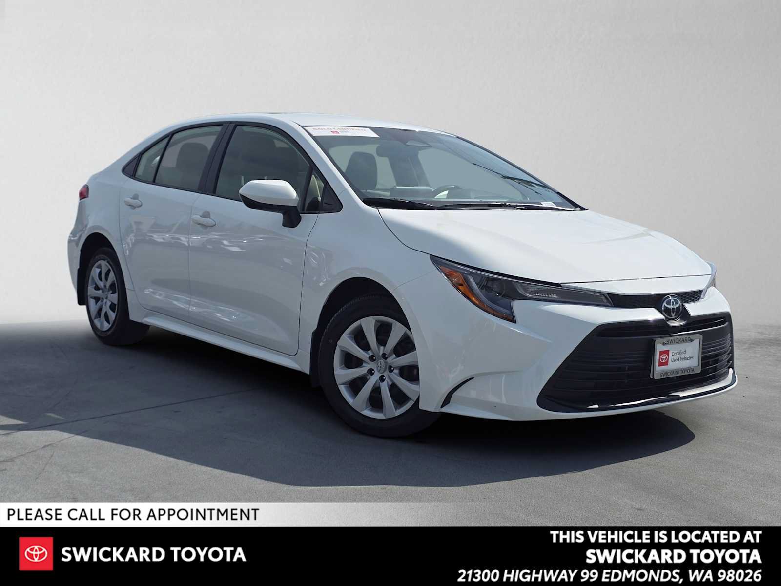 Used 2026 Toyota Corolla LE FWD image 1