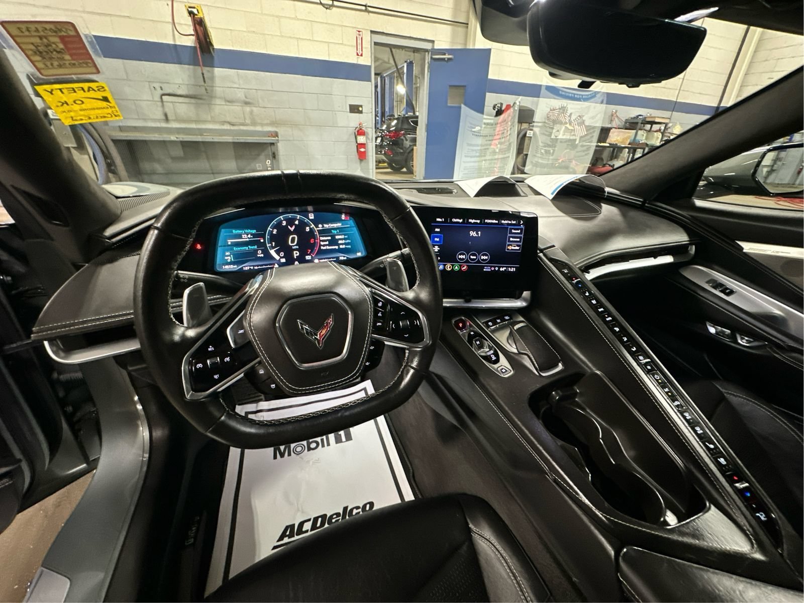 Used 2023 Chevrolet Corvette Stingray Premium Cpe w/ Z51 Performance Package RWD image 25