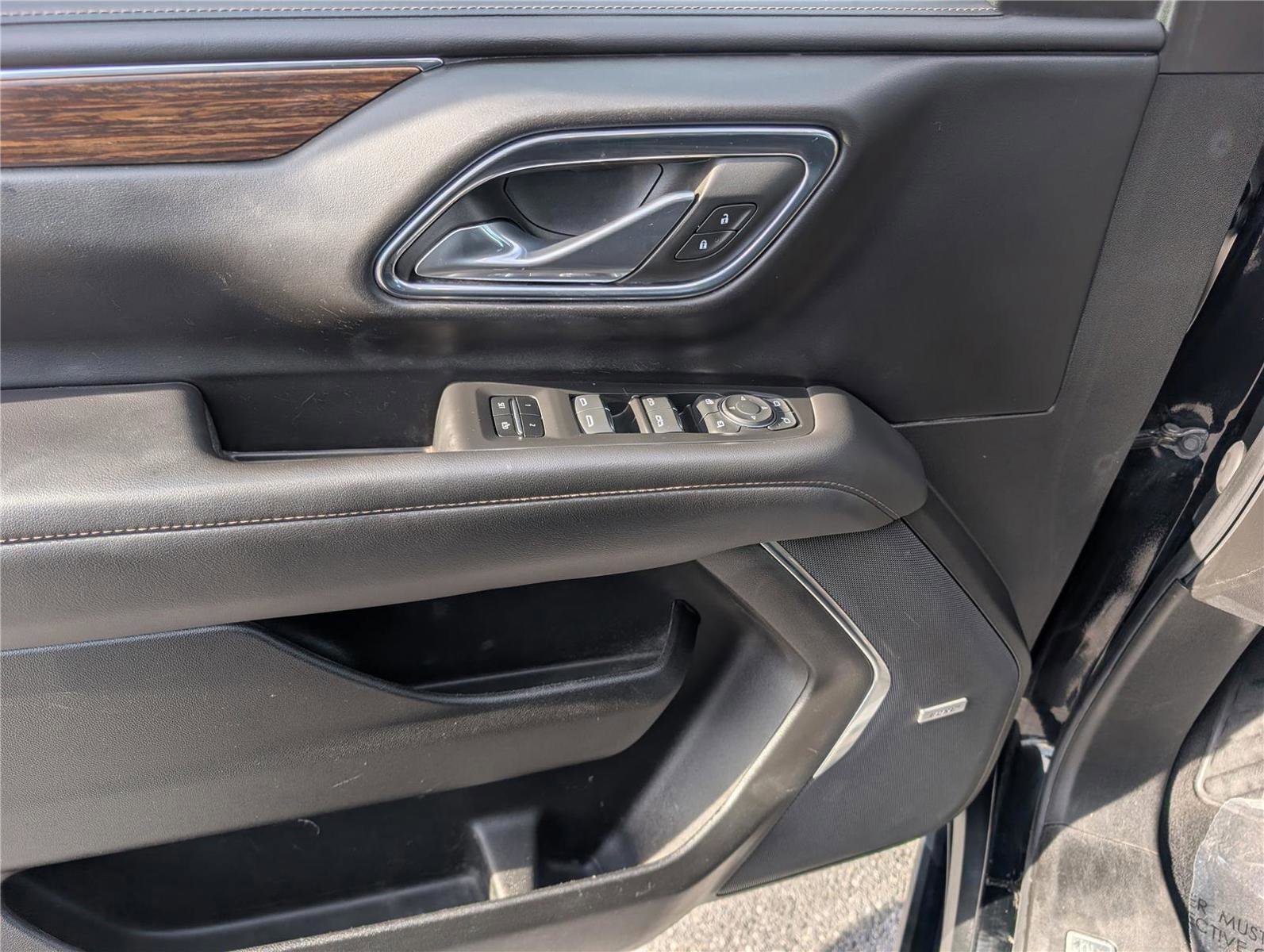 Used 2023 Chevrolet Suburban High Country w/ Advanced Technology Package image 24