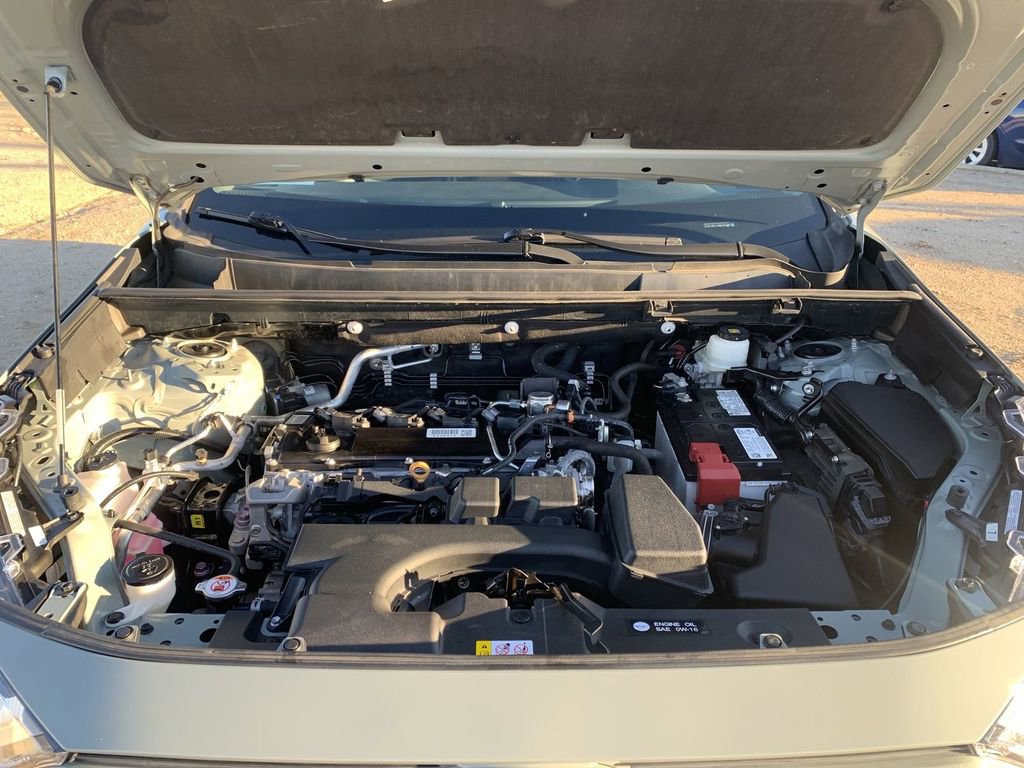 Used 2022 Toyota RAV4 XLE Premium image 28