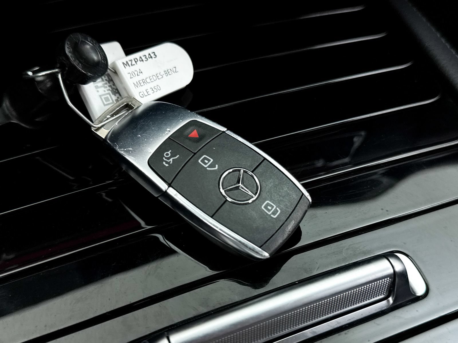 Used 2024 Mercedes-Benz GLE 350 4MATIC image 38