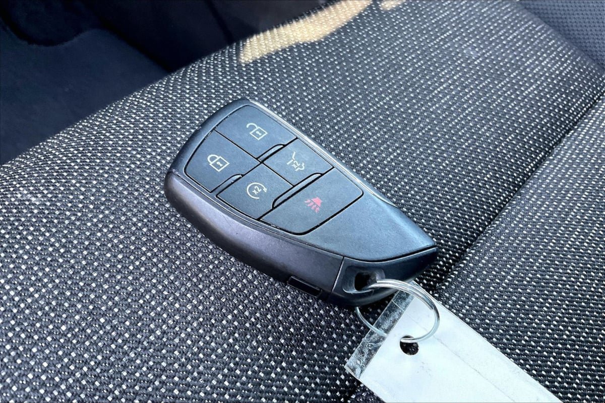 Used 2024 Chevrolet Traverse LT FWD image 11