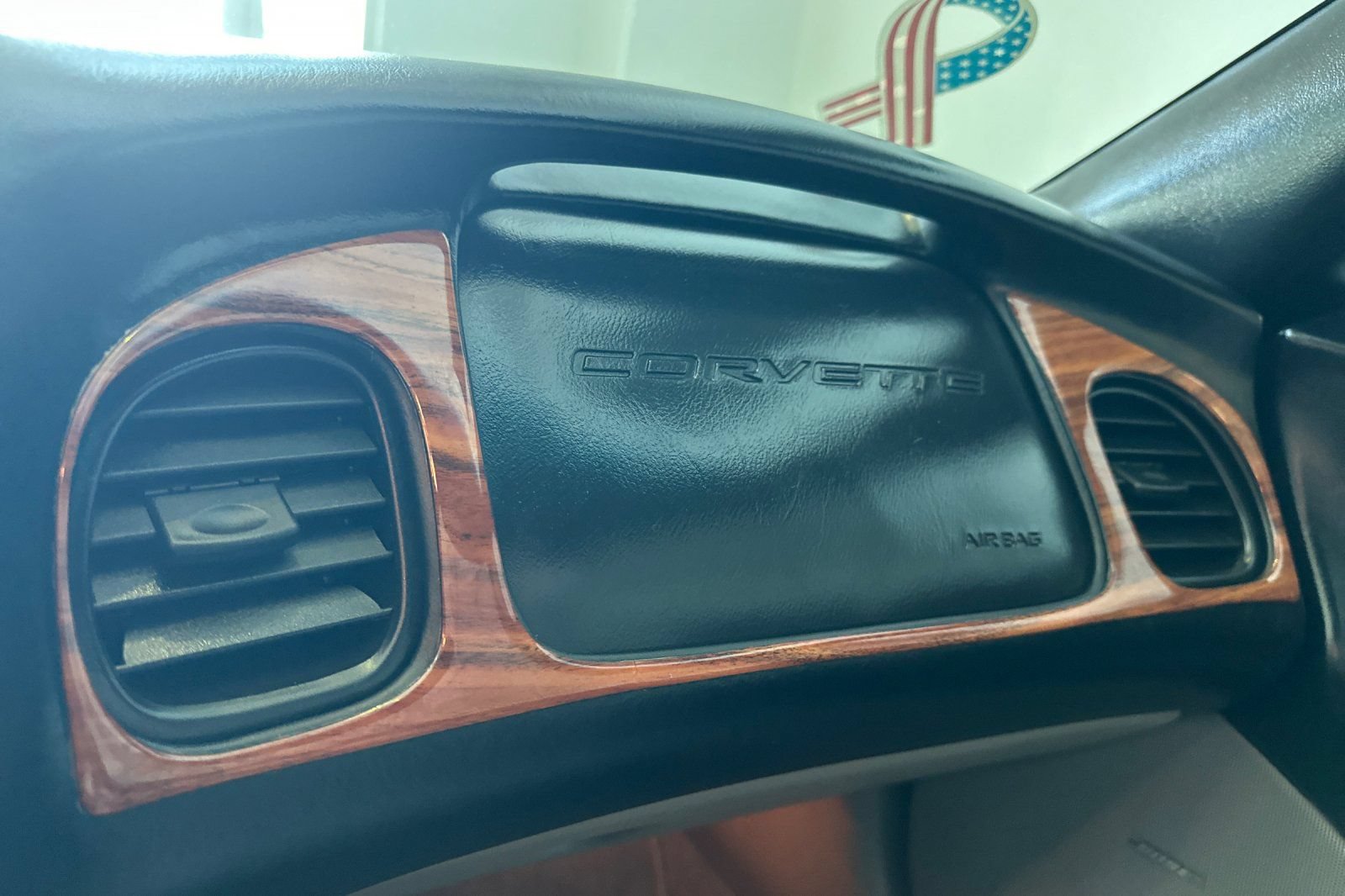 Used 1997 Chevrolet Corvette Coupe RWD image 25