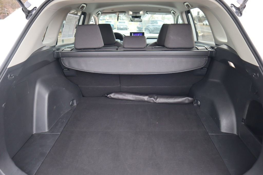 Used 2024 Toyota RAV4 XLE image 33
