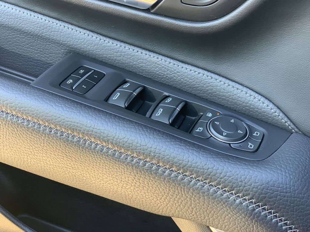 Certified 2023 GMC Yukon Denali w/ Advanced Technology Package image 22