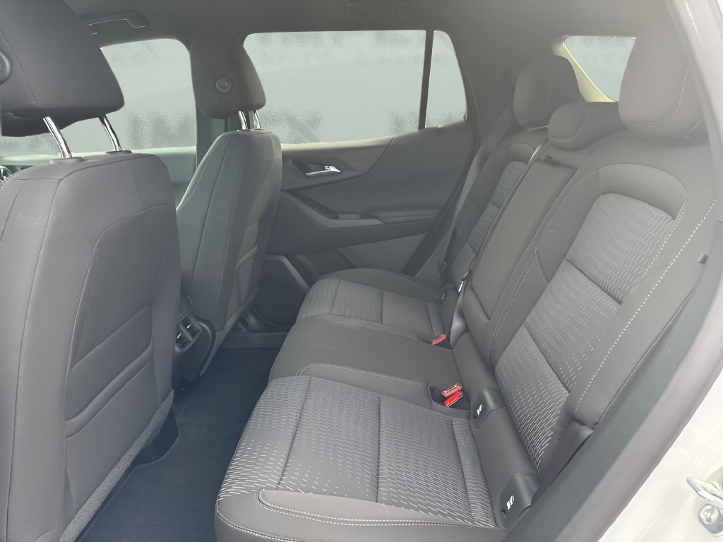 Used 2026 Chevrolet Equinox LT FWD image 12