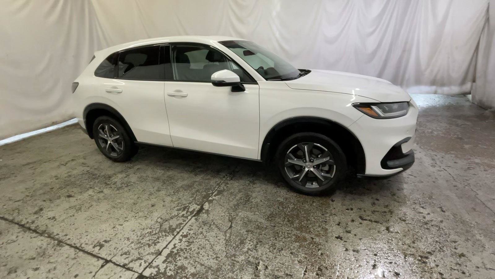 Certified 2025 Honda HR-V EX-L image 4