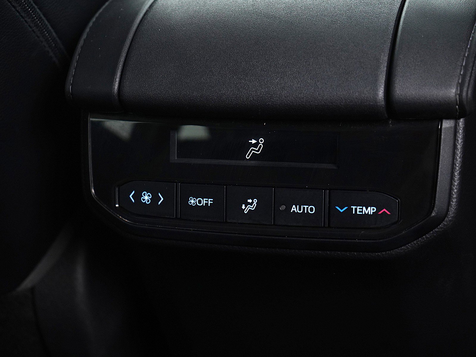 Used 2021 Toyota Highlander XLE image 16