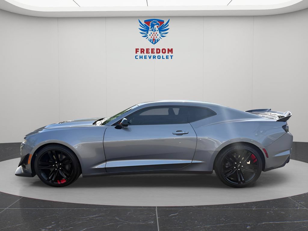Used 2022 Chevrolet Camaro LT w/ Redline Edition RWD image 2