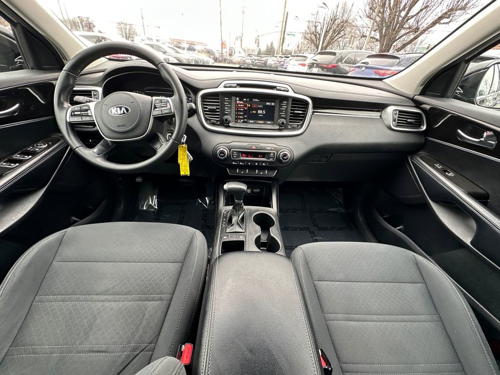 Used 2019 Kia Sorento LX w/ LX Convenience Package image 21