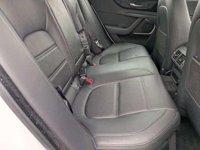 Used 2020 Jaguar XE S image 17