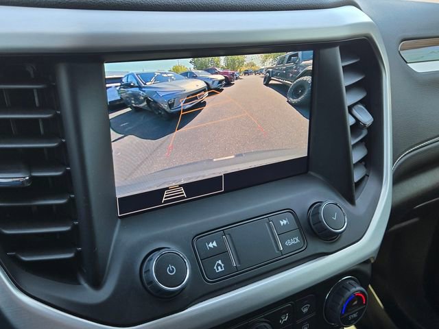 Used 2023 GMC Acadia SLE image 23