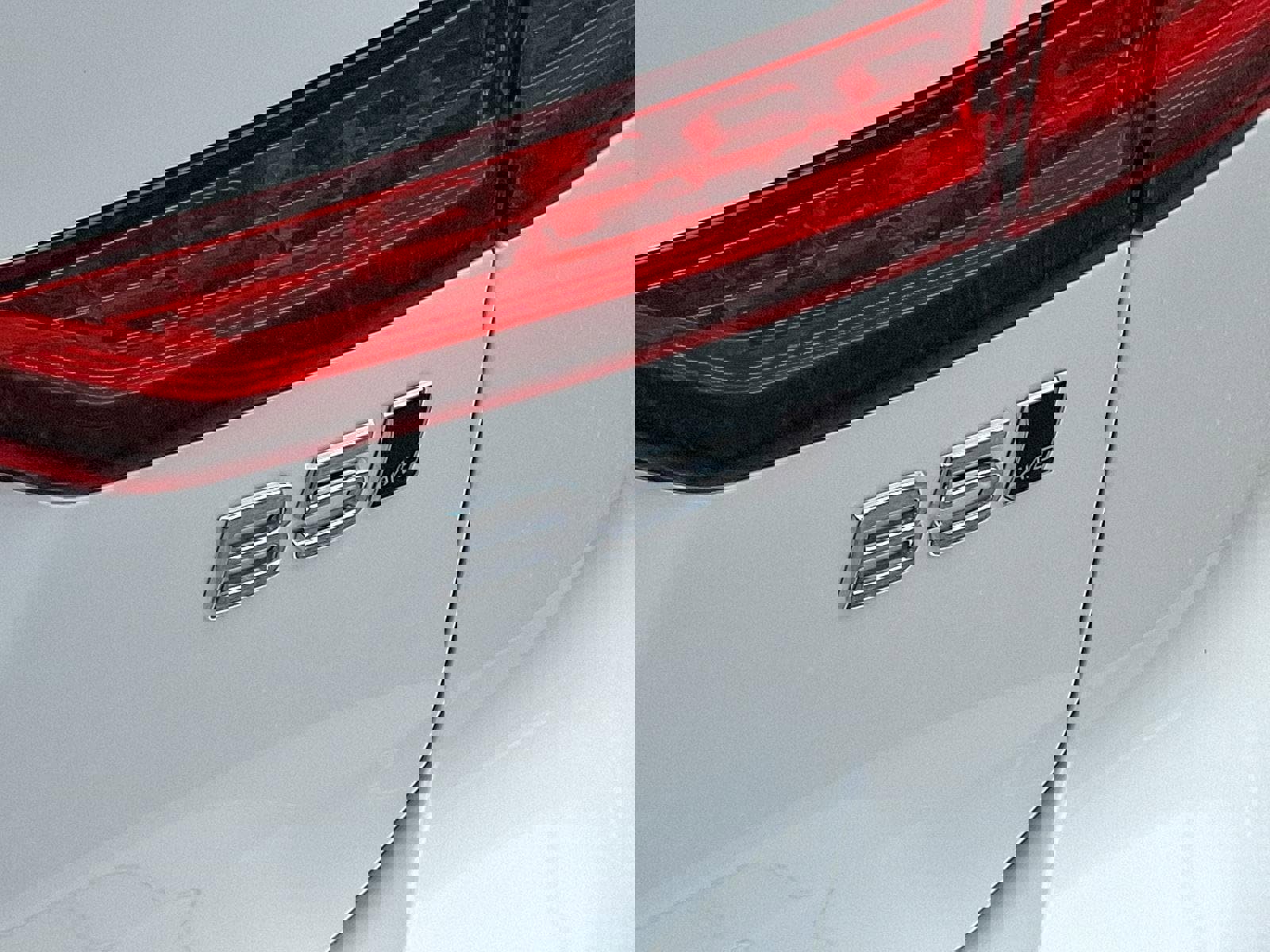 Certified 2024 Volvo V60 B5 Cross Country Plus w/ Protection Package Premier image 34