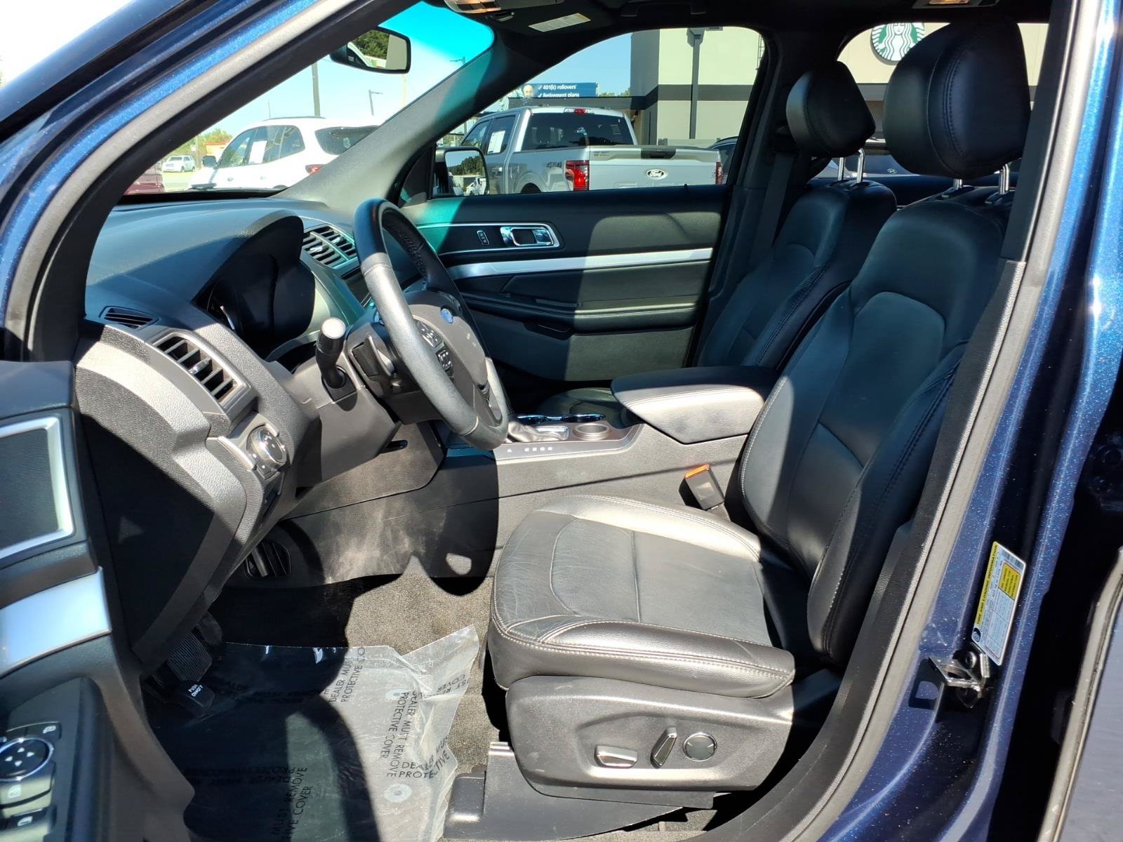 Used 2017 Ford Explorer XLT w/ Equipment Group 202A FWD image 9