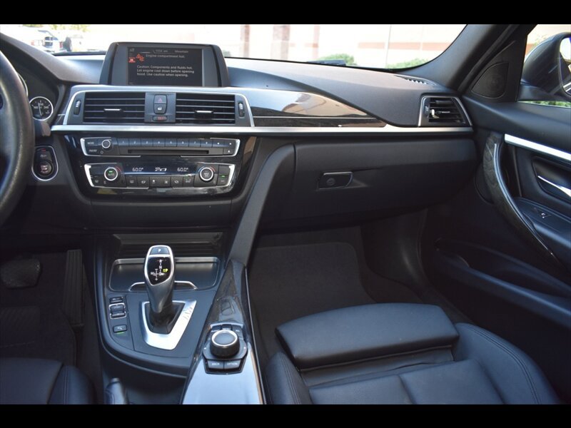 Used 2017 BMW 330i Sedan RWD image 31