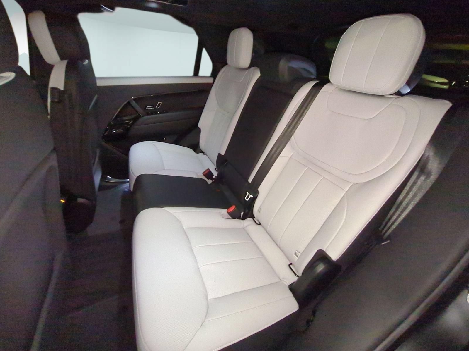 New 2026 Land Rover Range Rover Sport Dynamic SE AWD/4WD image 25